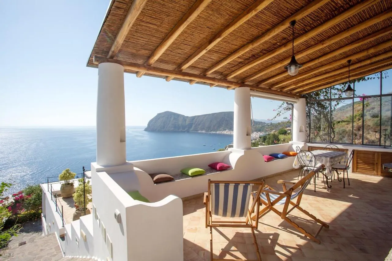 Villa House With Garden And Sea View In Lipari