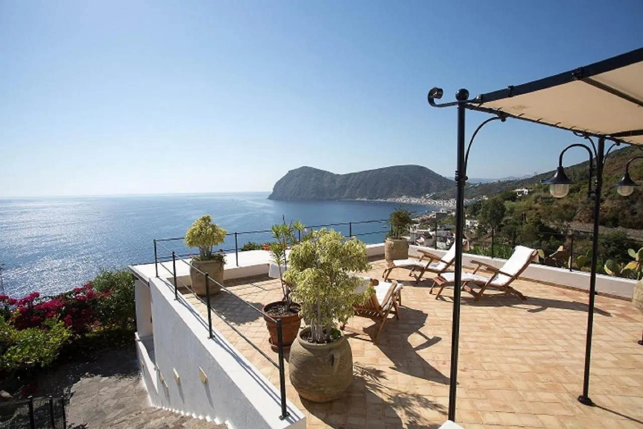 Villa House With Garden And Sea View In Lipari