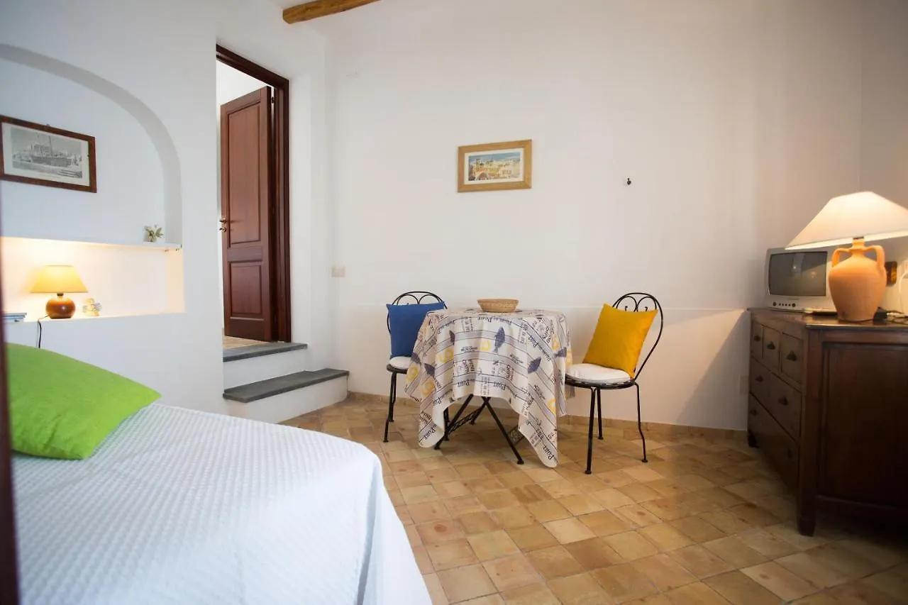 Hébergement de vacances Villa House With Garden And Sea View In Lipari